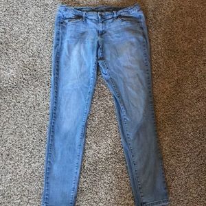 Light wash skinny jeans